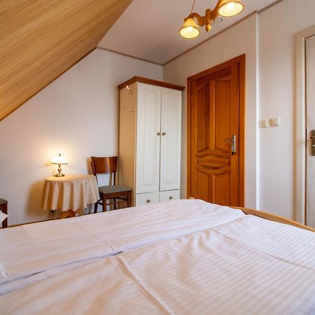 Maison d'hôtes Wisniowy Sad à Białowieża Extérieur photo