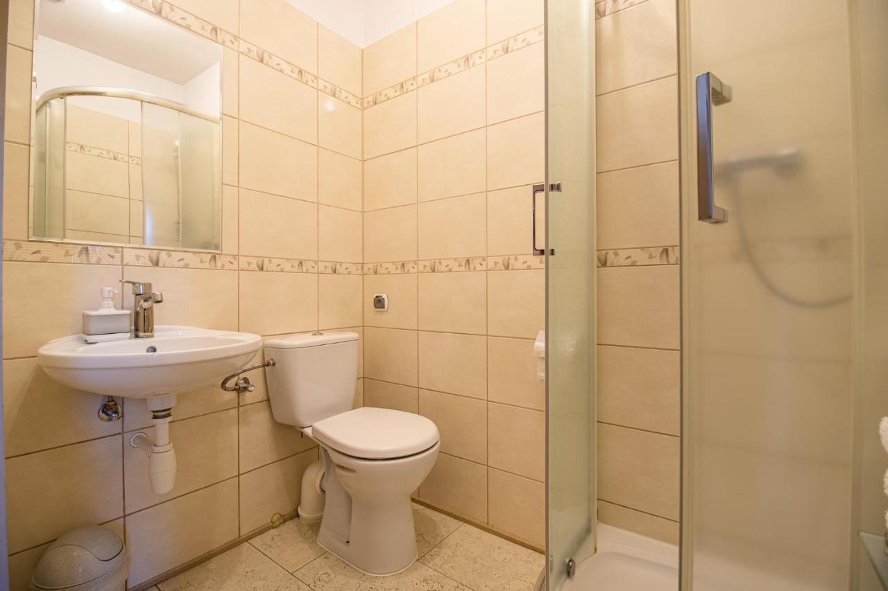 Maison d'hôtes Wisniowy Sad à Białowieża Extérieur photo